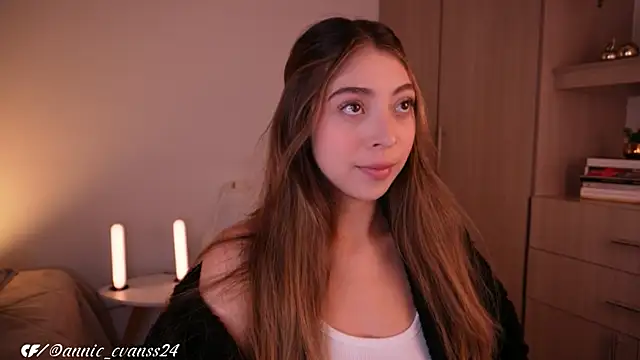 annie24 evans online show from November 25, 12:33 am