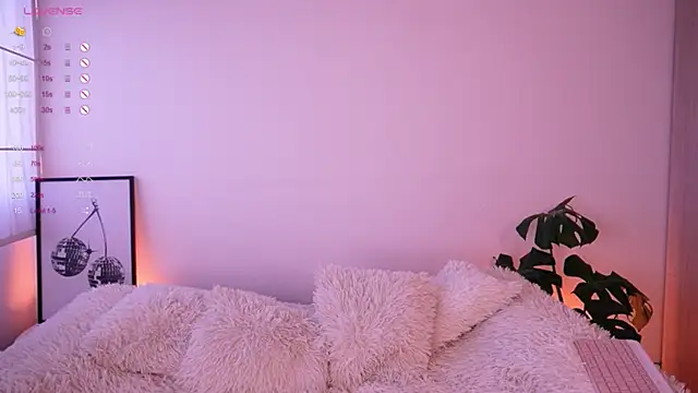 Snapshot of annie24_evans chatting on January 17, 9:39 pm annie24 evans online show from January 17, 9:39 pm