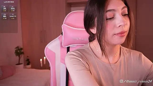 Snapshot of annie24_evans chatting on March 13, 10:32 pm annie24 evans online show from March 13, 10:32 pm