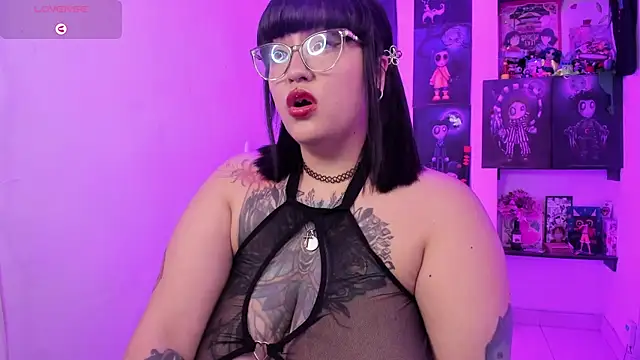 Snapshot of _Ali_Brinck_ chatting on October 9, 2:01 am Ali Brinck online show from October 9, 2:01 am