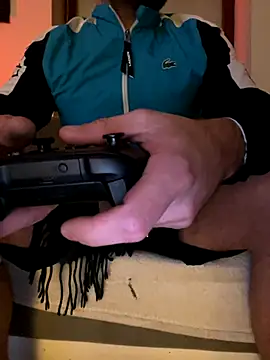 Snapshot of sheitana14 chatting on November 14, 12:03 am sheitana14 online show from November 14, 12:03 am