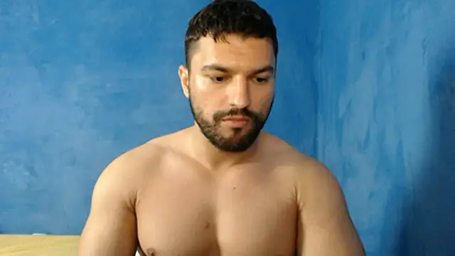 Snapshot of alex_blu chatting on June 8, 1:33 pm alex blu online show from June 8, 1:33 pm