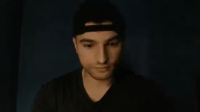 Snapshot of alex_blu chatting on May 14, 10:12 am alex blu online show from May 14, 10:12 am