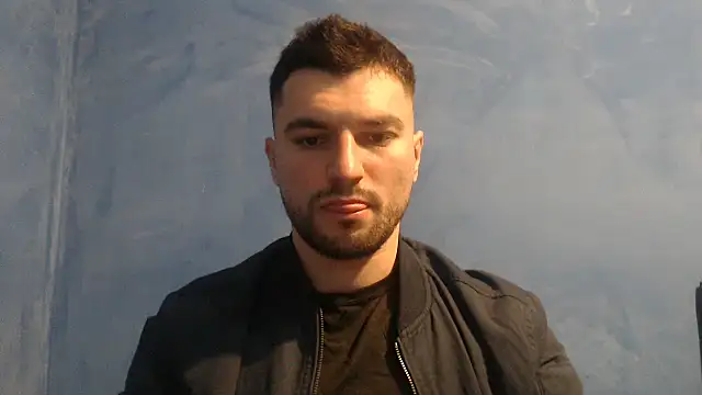 Snapshot of alex_blu chatting on May 4, 4:21 pm alex blu online show from May 4, 4:21 pm