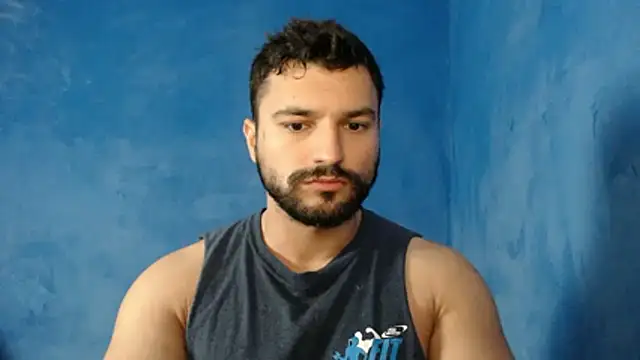 Snapshot of alex_blu chatting on June 17, 12:32 am alex blu online show from June 17, 12:32 am