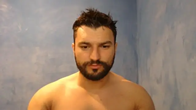 Snapshot of alex_blu chatting on June 18, 11:26 am alex blu online show from June 18, 11:26 am