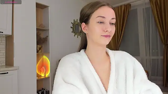 Kelly Summers online show from February 4, 4:39 pm