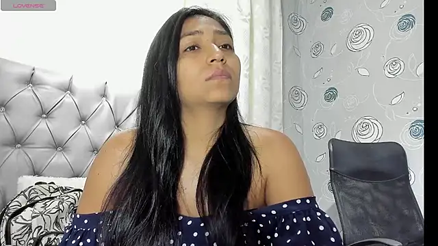 luna evaa online show from October 8, 3:24 pm
