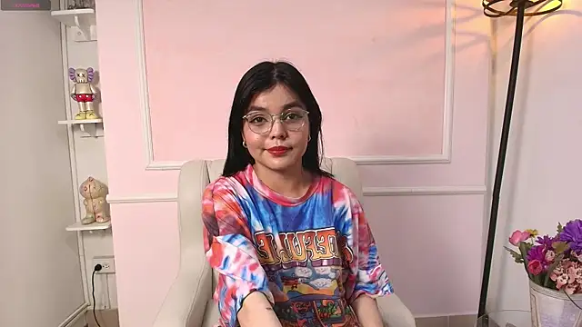 Snapshot of dianebleu chatting on November 29, 1:11 pm dianebleu online show from November 29, 1:11 pm