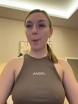 Snapshot of Janeee chatting on March 20, 4:20 pm Janeee online show from March 20, 4:20 pm