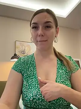 Snapshot of Janeee chatting on January 26, 10:02 am Janeee online show from January 26, 10:02 am