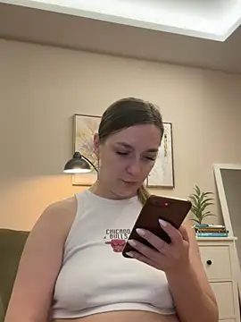 Snapshot of Janeee chatting on February 5, 6:48 pm Janeee online show from February 5, 6:48 pm