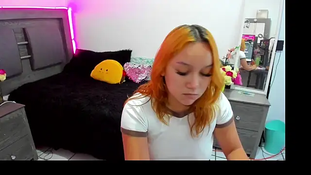 Snapshot of Cherrynoa chatting on November 9, 11:20 pm Cherrynoa online show from November 9, 11:20 pm