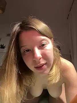 kimczii online show from February 5, 7:15 am