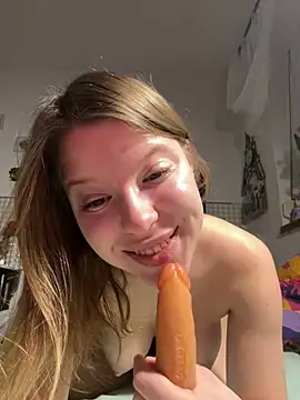 kimczii online show from February 23, 7:20 am