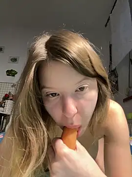 kimczii online show from April 10, 6:20 am