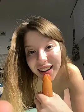 kimczii online show from April 13, 6:28 am