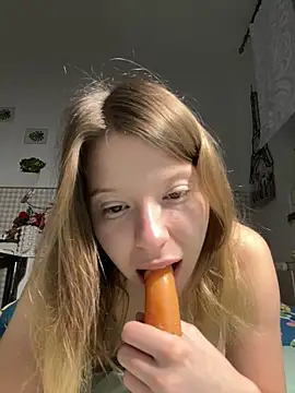 kimczii online show from April 15, 6:19 am