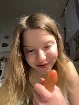 kimczii online show from May 4, 10:51 am