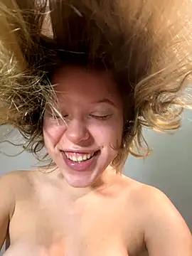 kimczii online show from November 5, 7:22 am