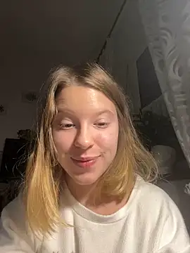 kimczii online show from December 1, 8:53 pm