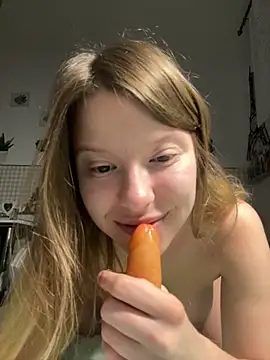 kimczii online show from May 13, 6:42 am