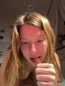 kimczii online show from March 17, 10:27 am