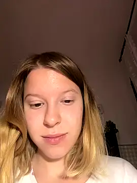 kimczii online show from September 26, 9:10 pm