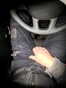 Snapshot of eddouxxx78 chatting on December 19, 6:16 am eddouxxx78 online show from December 19, 6:16 am