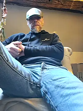 eddouxxx78 online show from March 31, 7:10 am