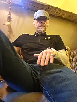 eddouxxx78 online show from May 8, 11:36 am