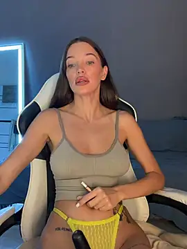 julia fly online show from July 7, 7:23 am