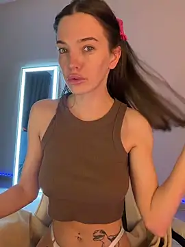 julia fly online show from March 31, 5:31 am