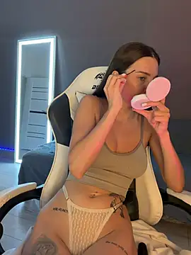 julia fly online show from June 22, 9:17 am