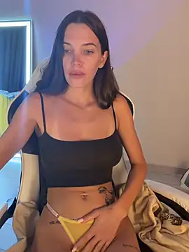 julia fly online show from June 11, 3:09 pm