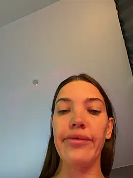 julia fly online show from July 7, 7:09 am