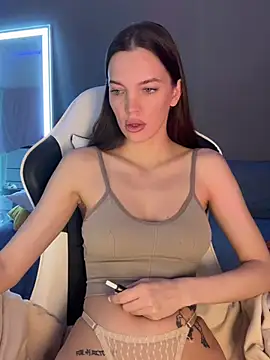 julia fly online show from January 19, 8:18 am