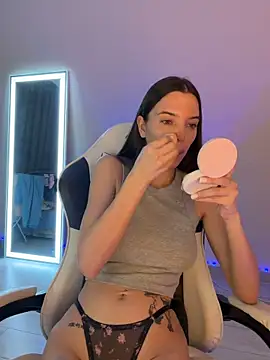 julia fly online show from March 26, 7:28 am