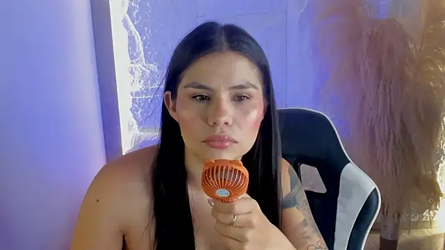 dominique25  online show from May 14, 1:57 am