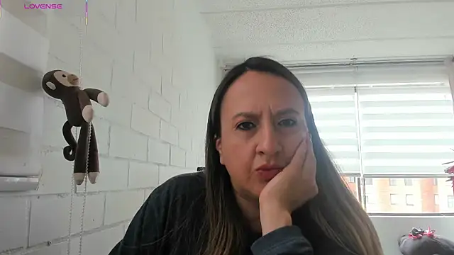 charlize legs online show from March 12, 5:06 pm