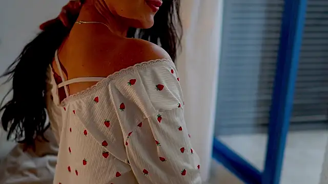 anabelcurvy online show from October 13, 7:21 am