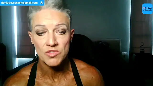 Snapshot of Devon2020 chatting on July 9, 7:09 am Devon2020 online show from July 9, 7:09 am