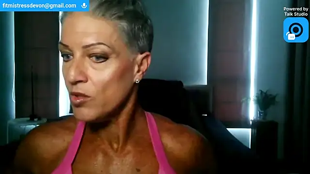 Snapshot of Devon2020 chatting on June 16, 4:45 am Devon2020 online show from June 16, 4:45 am