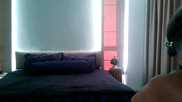 Devon2020 online show from December 20, 9:45 am