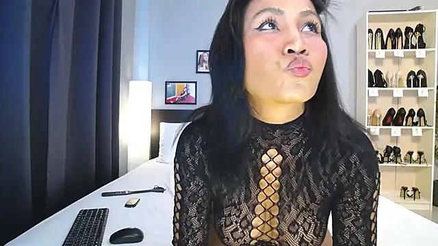 Hotbeebee online show from June 4, 12:59 am
