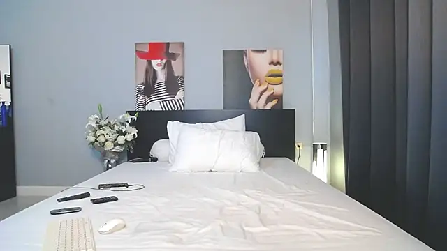 Hotbeebee online show from February 6, 2:33 am