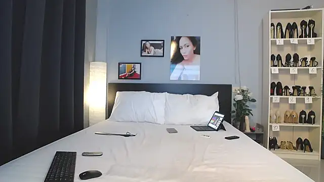 Hotbeebee online show from October 19, 12:46 am