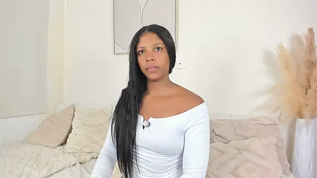 ZOEGARNER01 online show from May 17, 7:36 pm