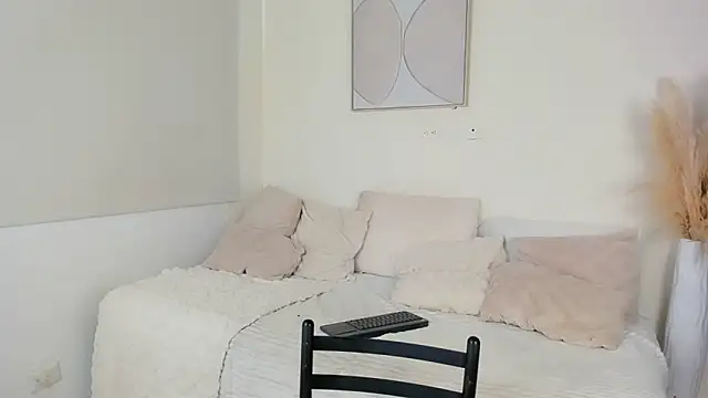 ZOEGARNER01 online show from March 12, 6:56 pm