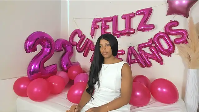 ZOEGARNER01 online show from December 21, 7:37 pm